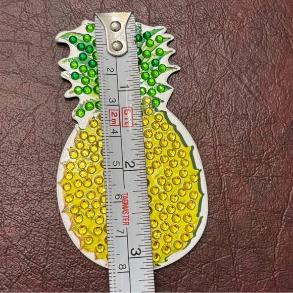 Sparkling Pineapple Magnet - Picture 3 of 3